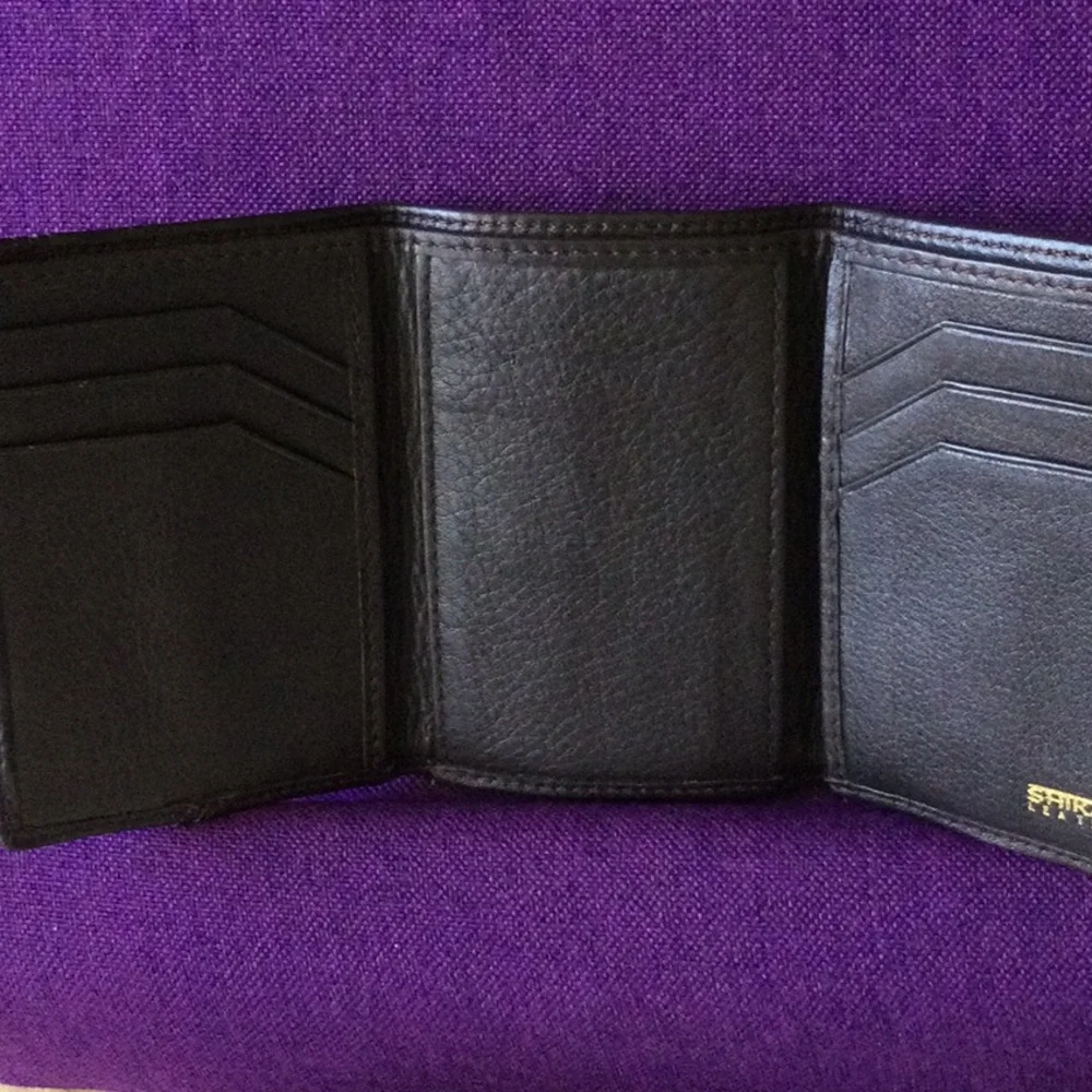 Men’s Leather Trifold Wallet